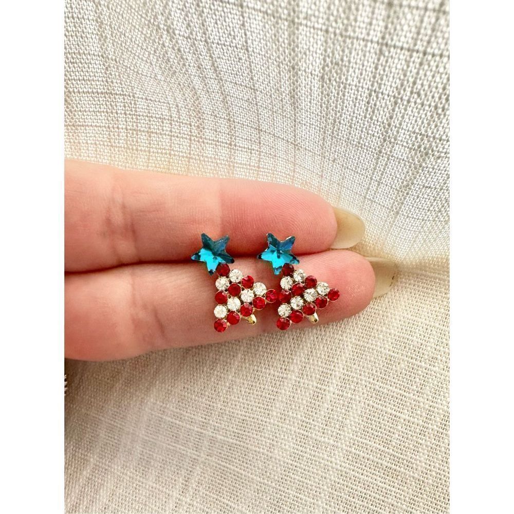 Red, white, & Blue ❤️🤍💙 - Picture 2 of 4
